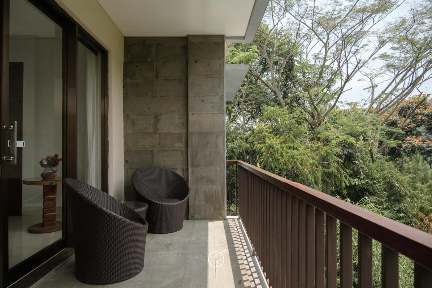 Hikari Hill View Villa 7 Bedrooms With A Private Swimming Pool And Billiard Бандунг Экстерьер фото