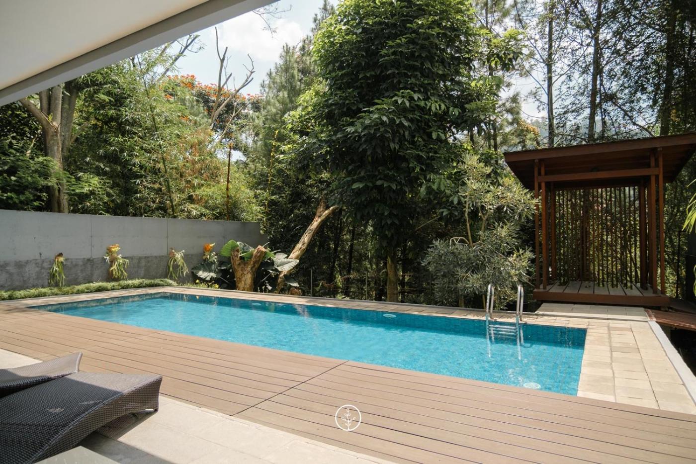 Hikari Hill View Villa 7 Bedrooms With A Private Swimming Pool And Billiard Бандунг Экстерьер фото